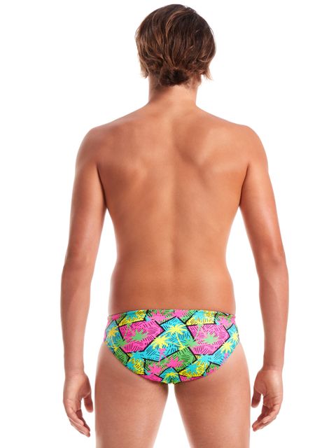 AMANZI Mens Jamaican Me Crazy Briefs